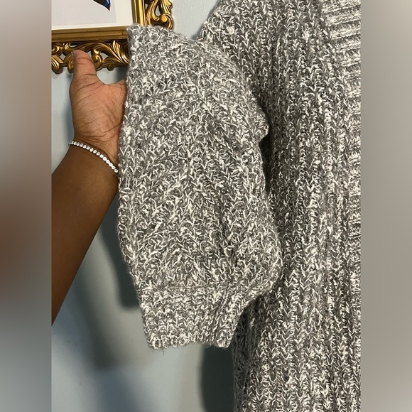 • Abercrombie & Fitch Gray Cardigan Gray White New Without Tags - Picture 5 of 10